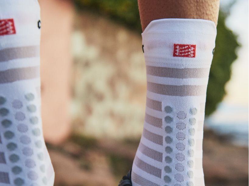 PRO RACING SOCKS V4.0 ULTRALIGHT RUN HIGH - WHITEALLOY